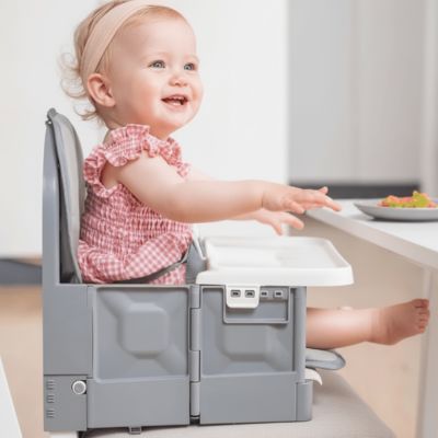 chaise-haute-bebe-confort-nido-grise-bebe-souriant